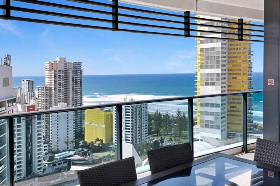 Oracle Broadbeach Sophisticated Stay Apartment in Gold Coast