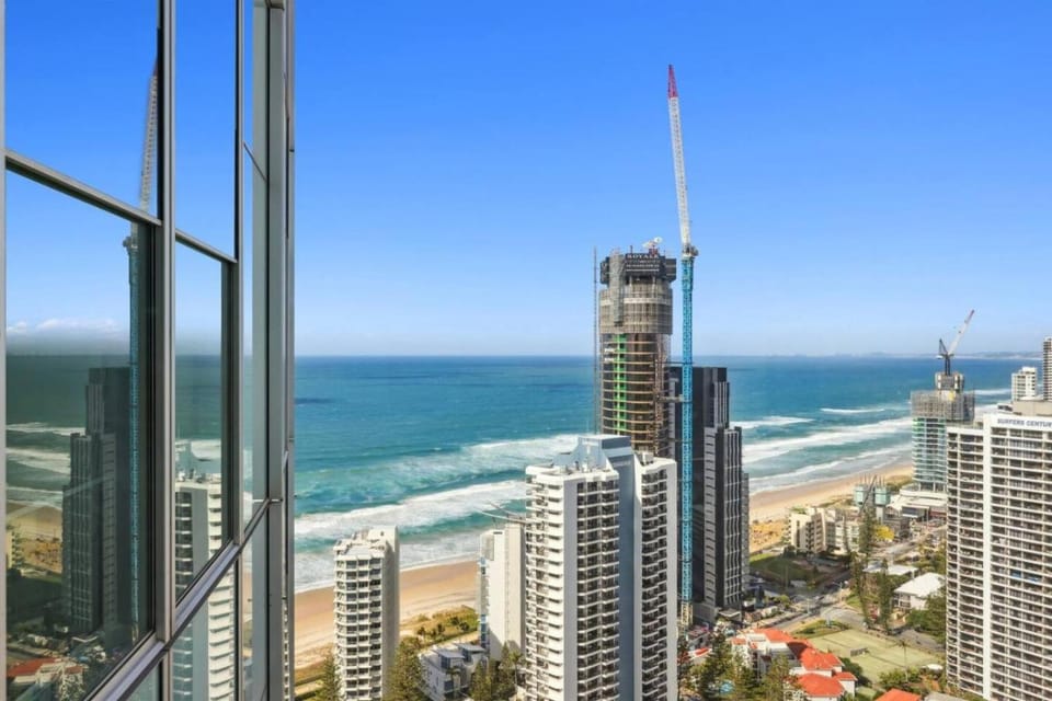 level 32 Skyline Serenity in Surfers Paradise Q1 Apartment in Surfers Paradise Boulevard