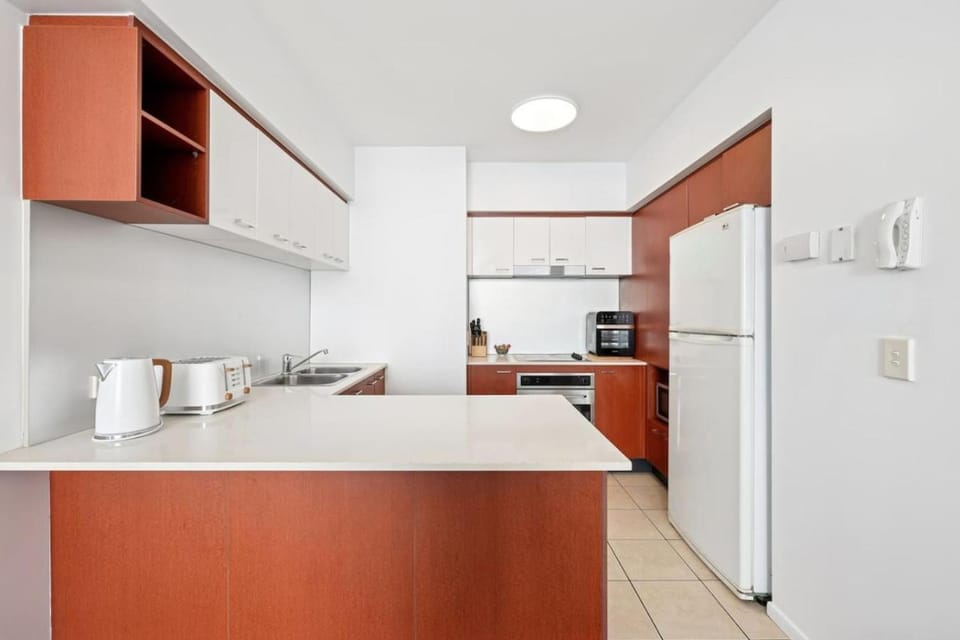 Elevated Escape Apartment in Surfers Paradise