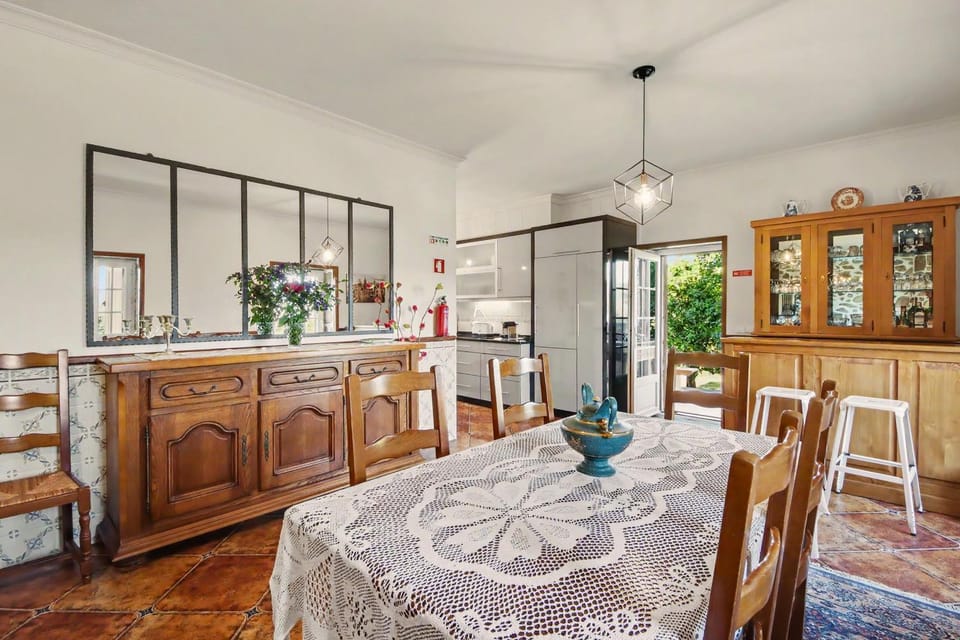 Property building, Kitchen or kitchenette, Living room