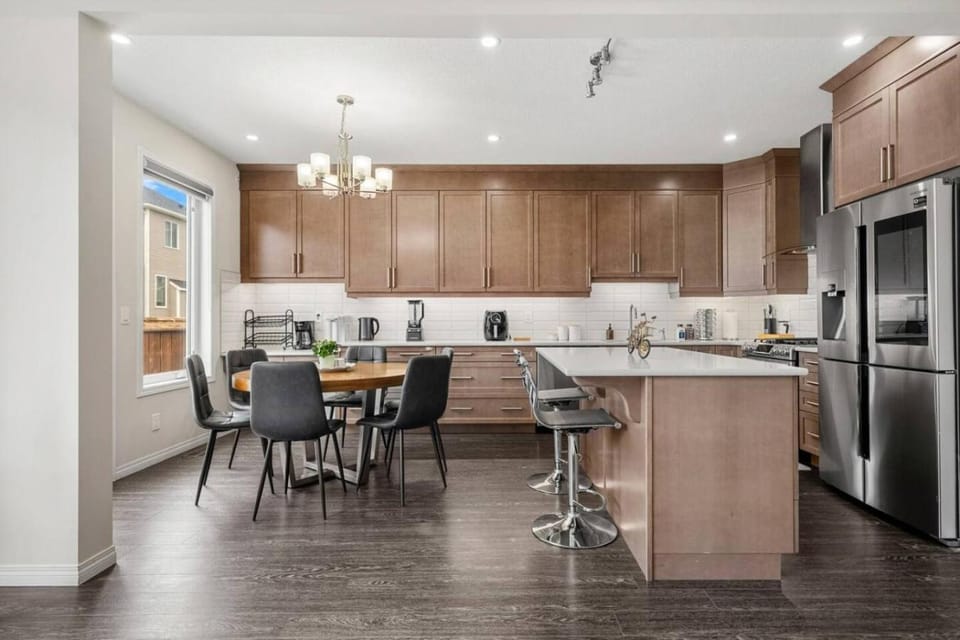 Luxury Carrington Home with Central AC, Garage and Games House in Calgary
