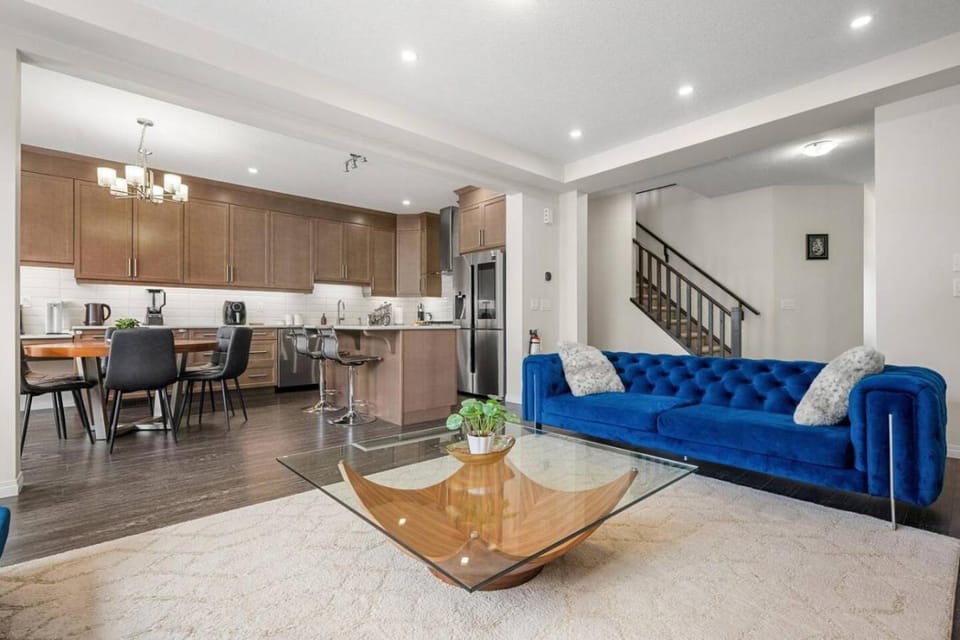 Luxury Carrington Home with Central AC, Garage and Games House in Calgary