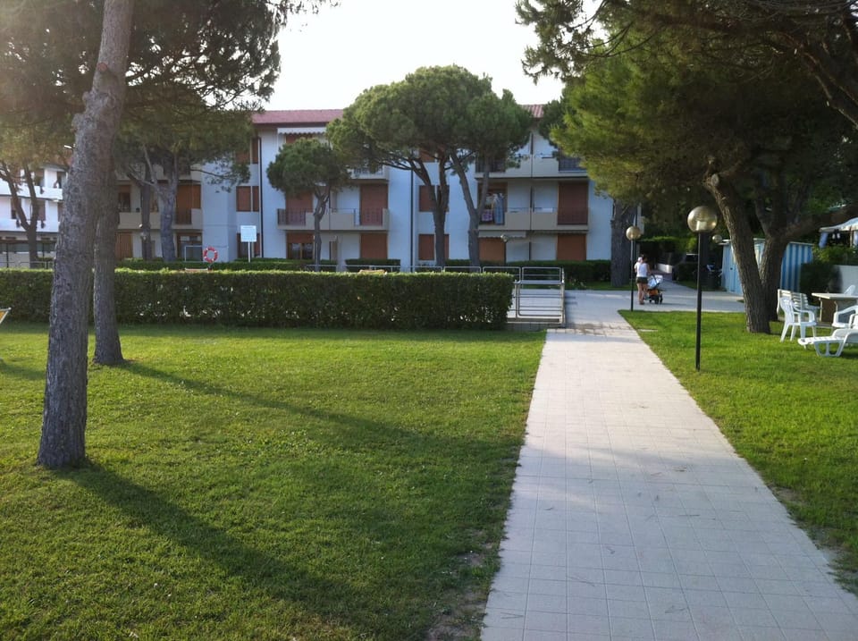 Property building, Day, Garden