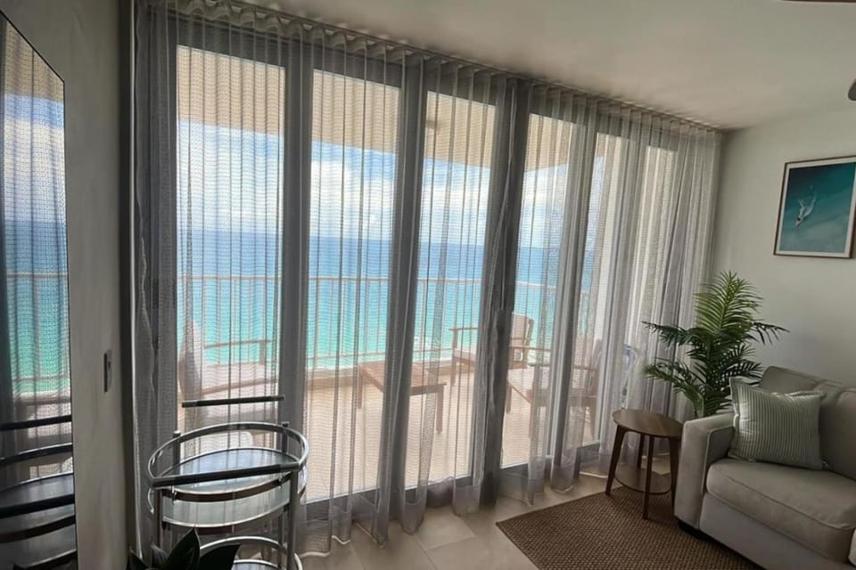 Oceanfront 2BR Apartment near El Yunque in Luquillo Apartment in Fajardo