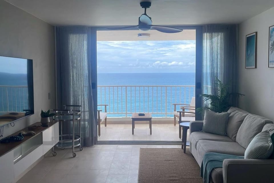 Oceanfront 2BR Apartment near El Yunque in Luquillo Apartment in Fajardo