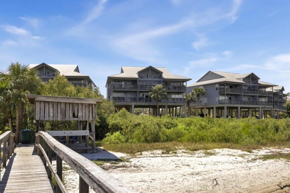 Property building, Natural landscape