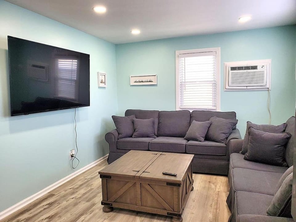 Paxleys 2BR Spacious Beach Haven House in Seaside Heights