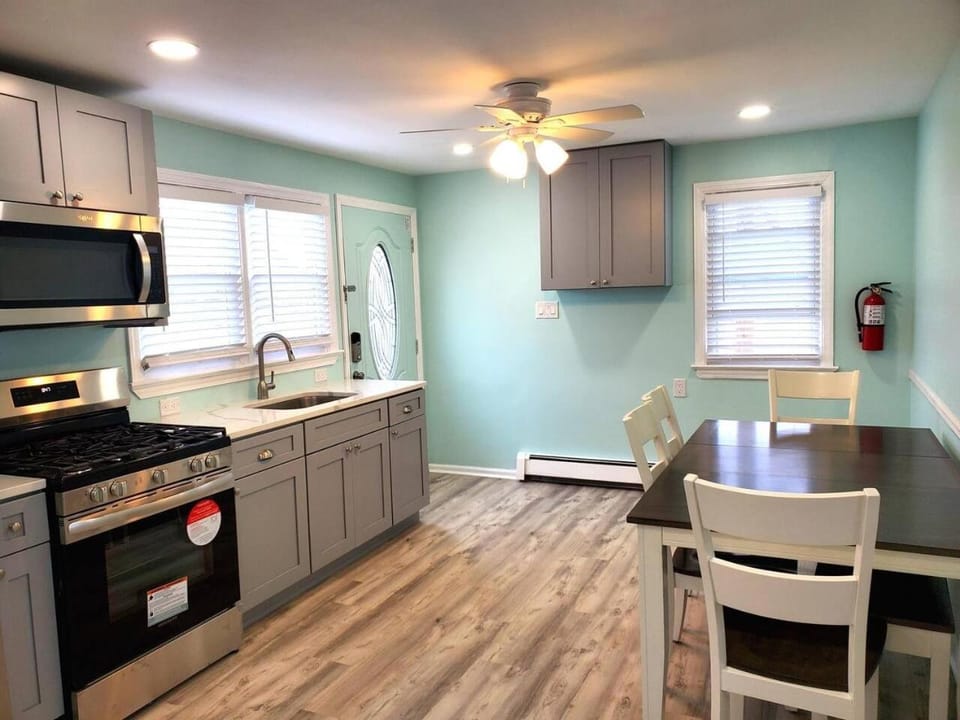 Paxleys 2BR Spacious Beach Haven House in Seaside Heights