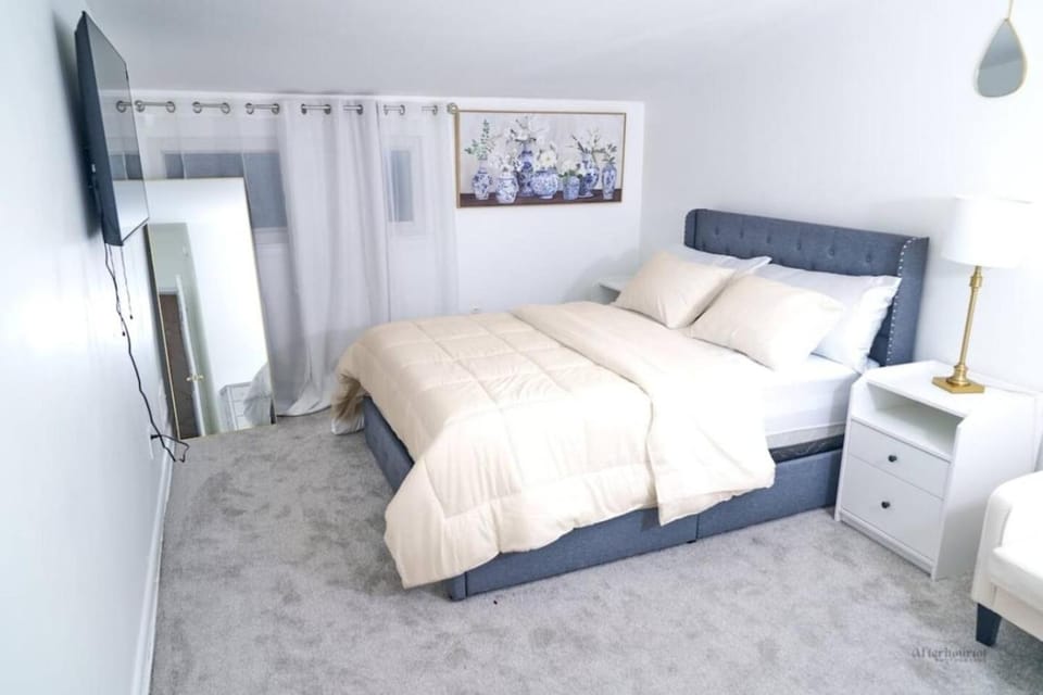 5BR Silver Spring Retreat Near DC with Kings House in Silver Spring