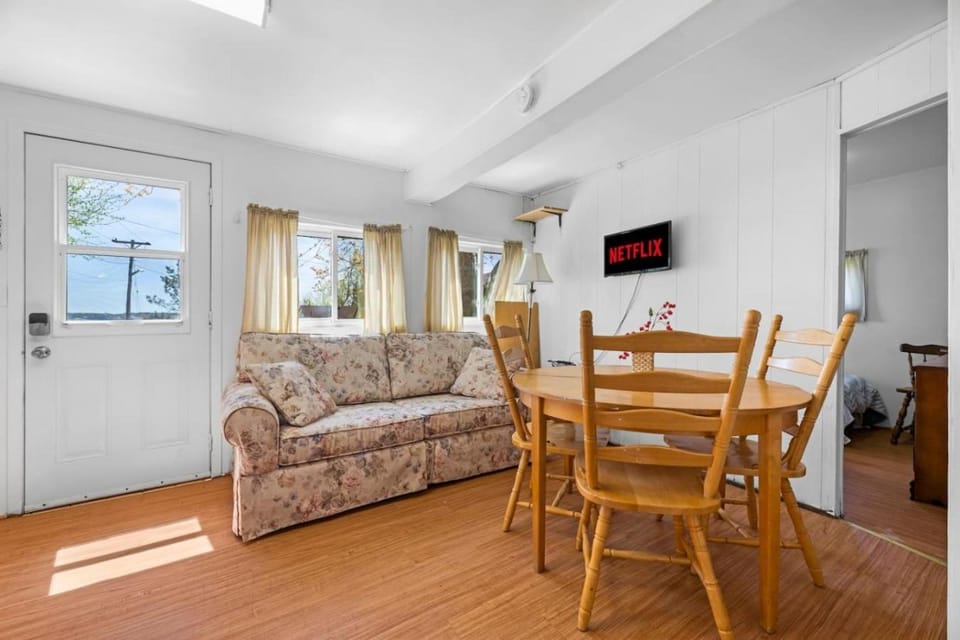 Peaceful Nature Retreat House in Otonabee-South Monaghan