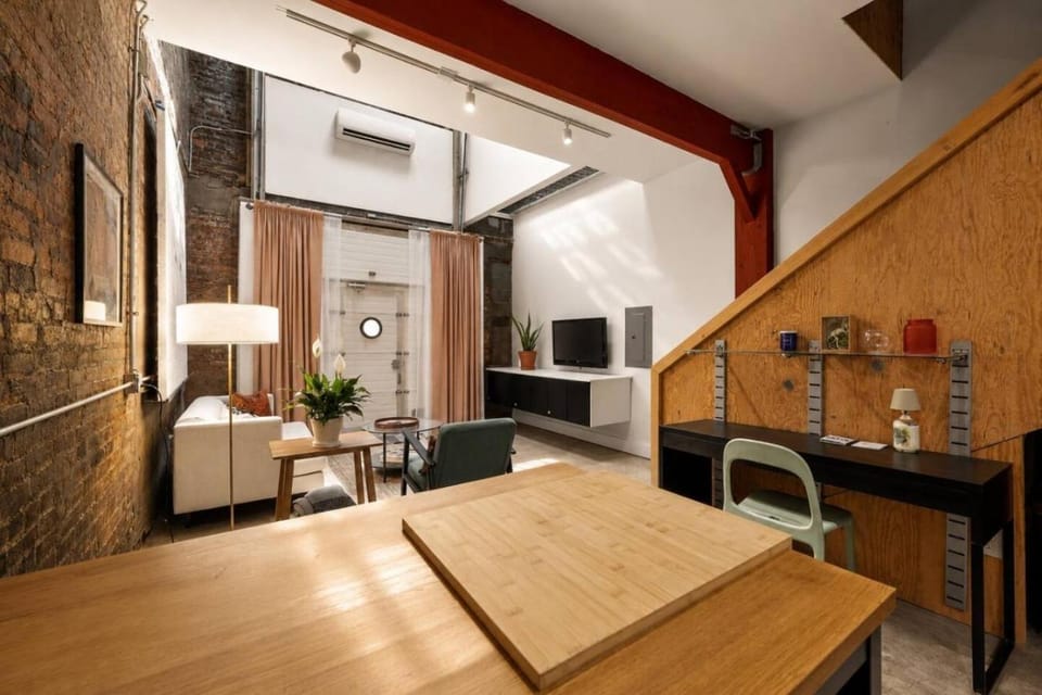 Artist Loft, Steps from TQL Stadium, Walk to All Apartment in Over The Rhine