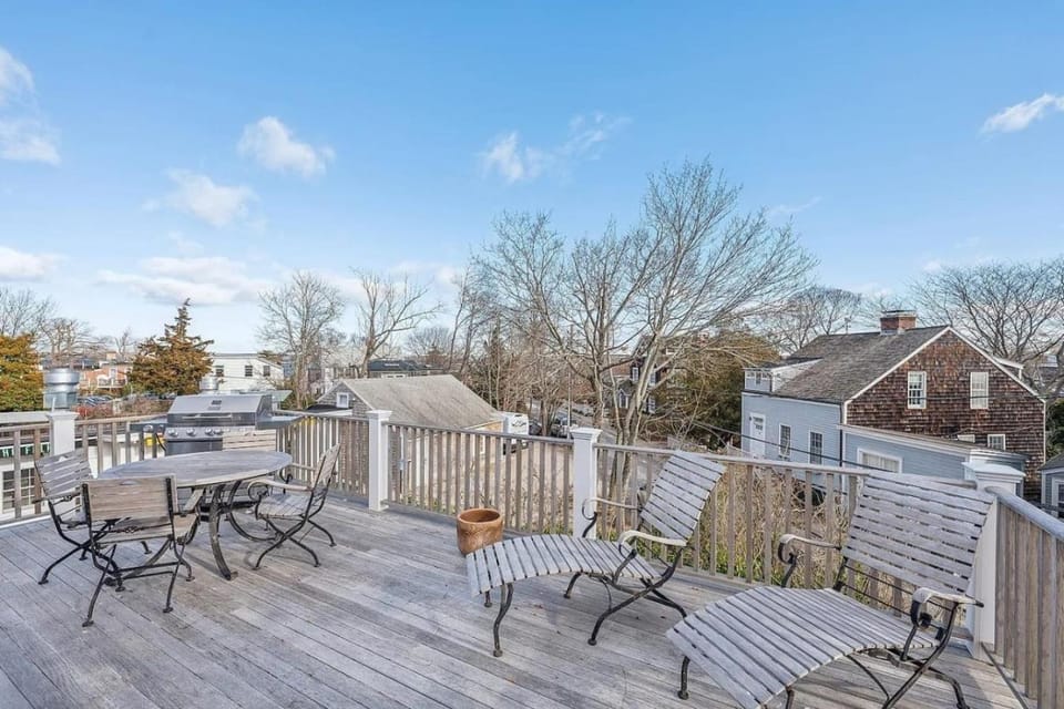 Sag Harbor Village Gem 2 Kings and Queen House in Sag Harbor
