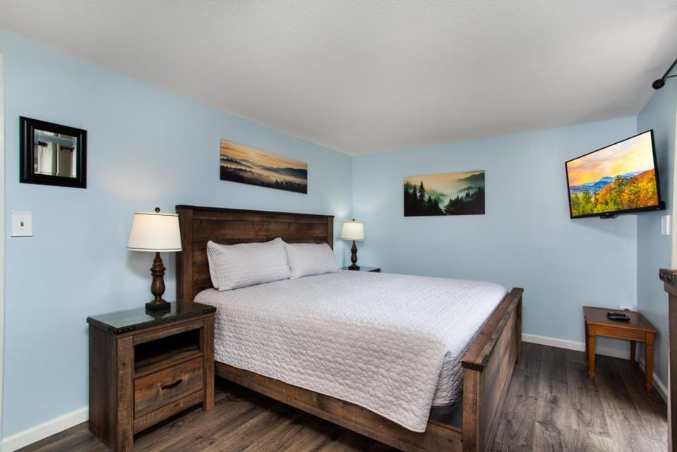 Hearthstone Lodge Family Pet Friendly Home House in Pigeon Forge