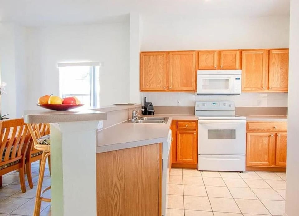 Unlimited Fun 5 Value Townhouse Direct Pool Access House in Kissimmee