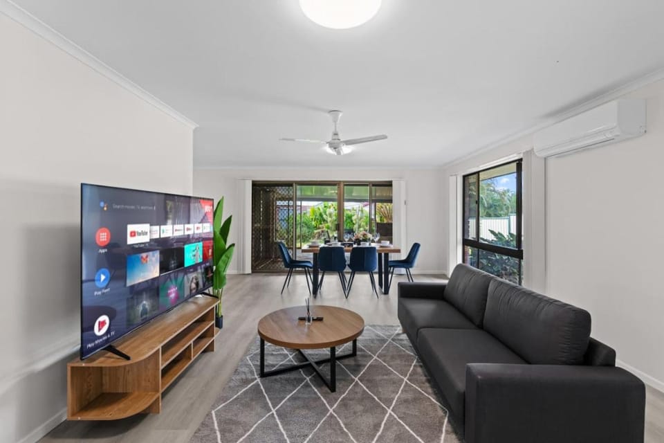 Full AC Home Renovated and Close to Sunnybank and shops House in Brisbane