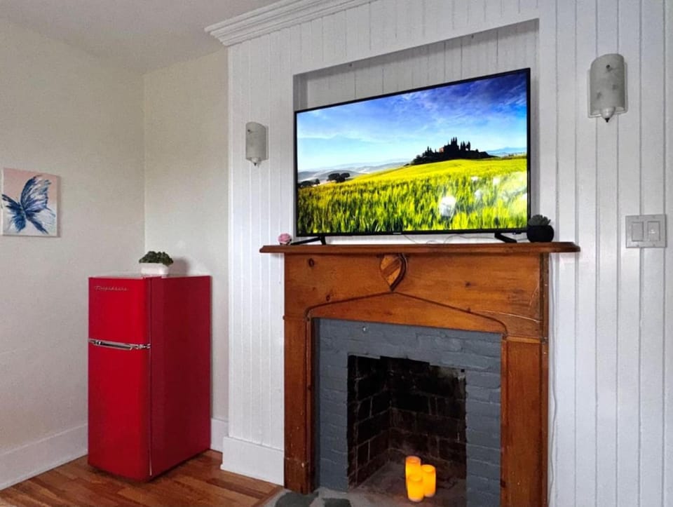 The Sidecar Studio at Bells Edge Apartment in Baddeck