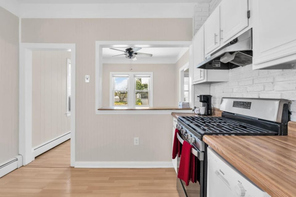 Private Pool, 3BR Jersey Shore Oasis House in Seaside Heights