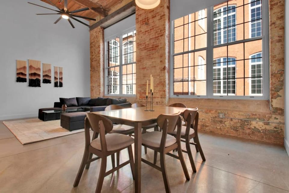 Living room, Seating area, Dining area