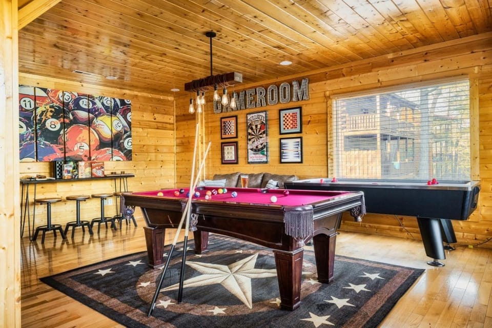 Billiard, Game Room