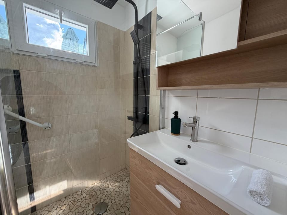 Shower, Bathroom