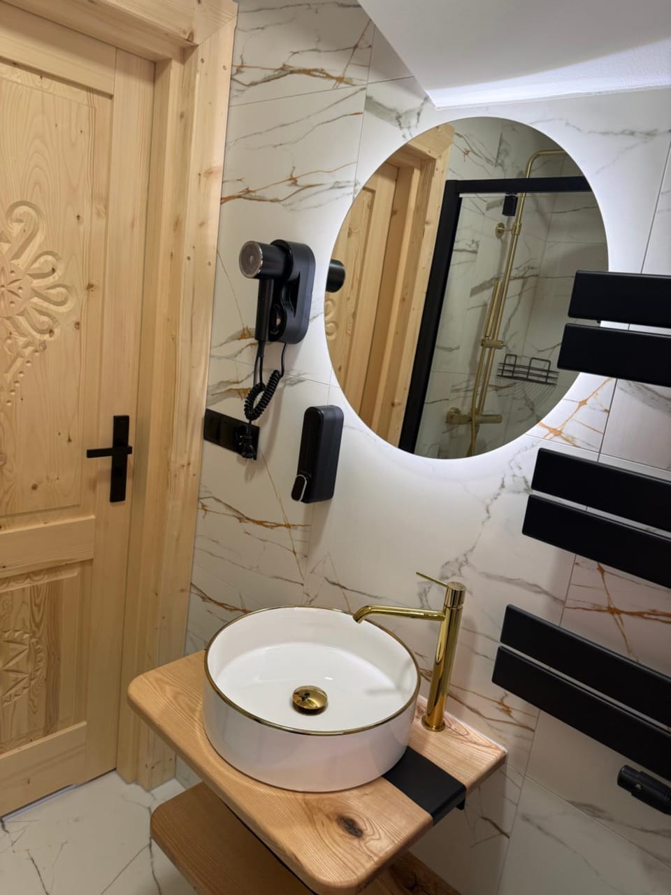 Bathroom, heating