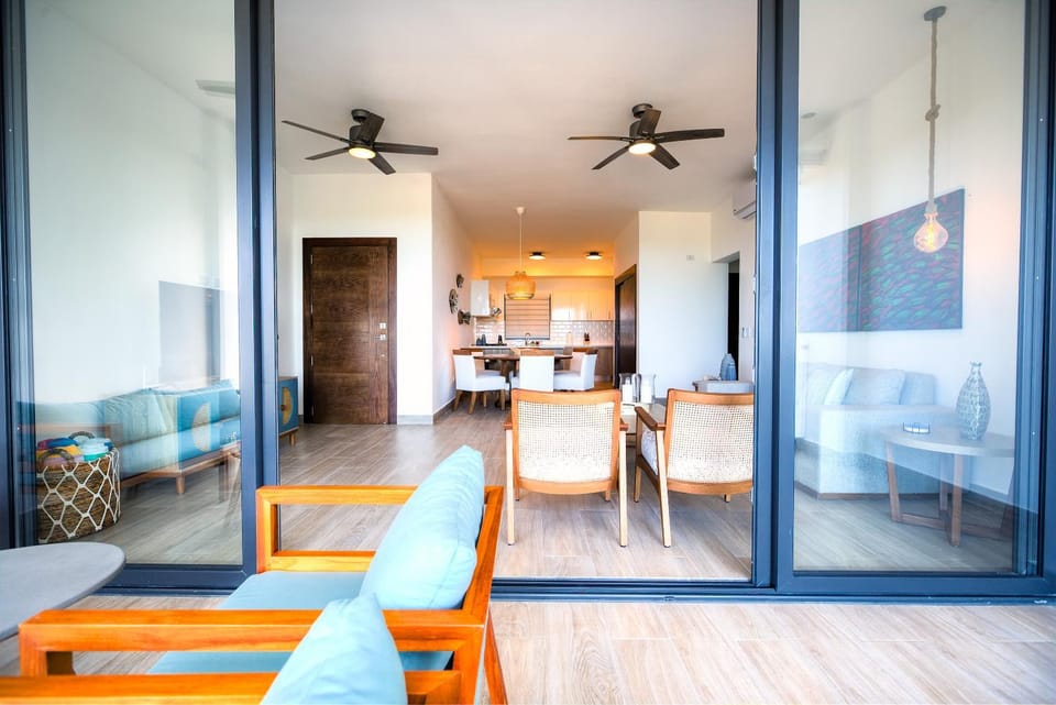 Patio, Living room, Seating area, Dining area