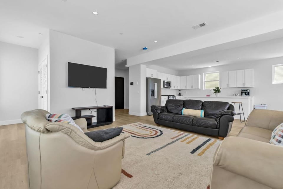 4BR Ocean View Luxury Penthouse Seaside Heights House in Seaside Heights