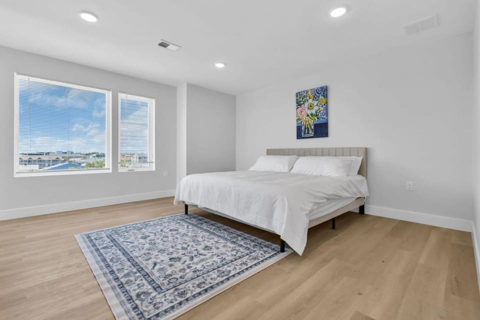 4BR Ocean View Luxury Penthouse Seaside Heights House in Seaside Heights
