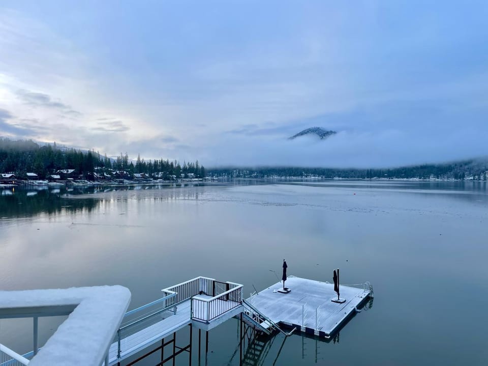 Eagles Nest Lake Front House in Bass Lake
