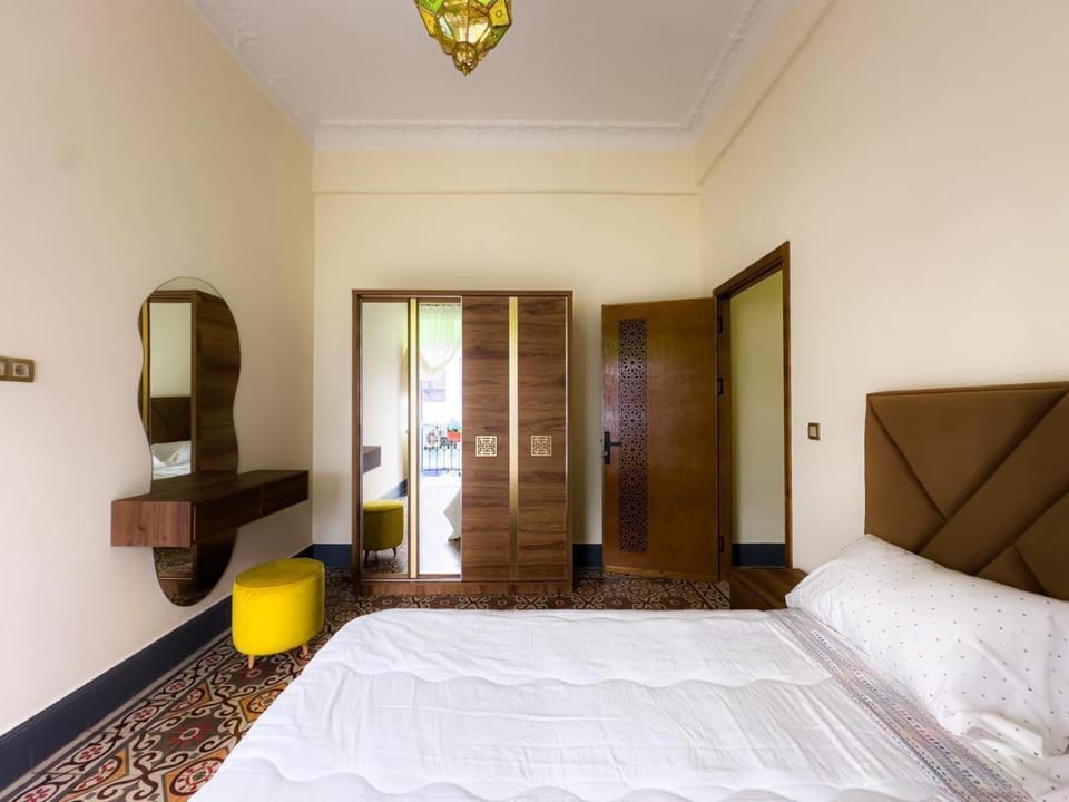 Bed, Photo of the whole room, wardrobe
