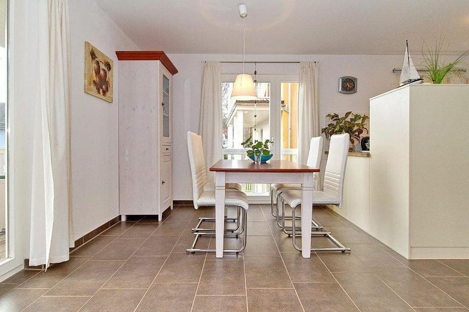 Fewo-5-1-S-Ferienwohnung-in-Graal-Mueritz Apartment in Müritz