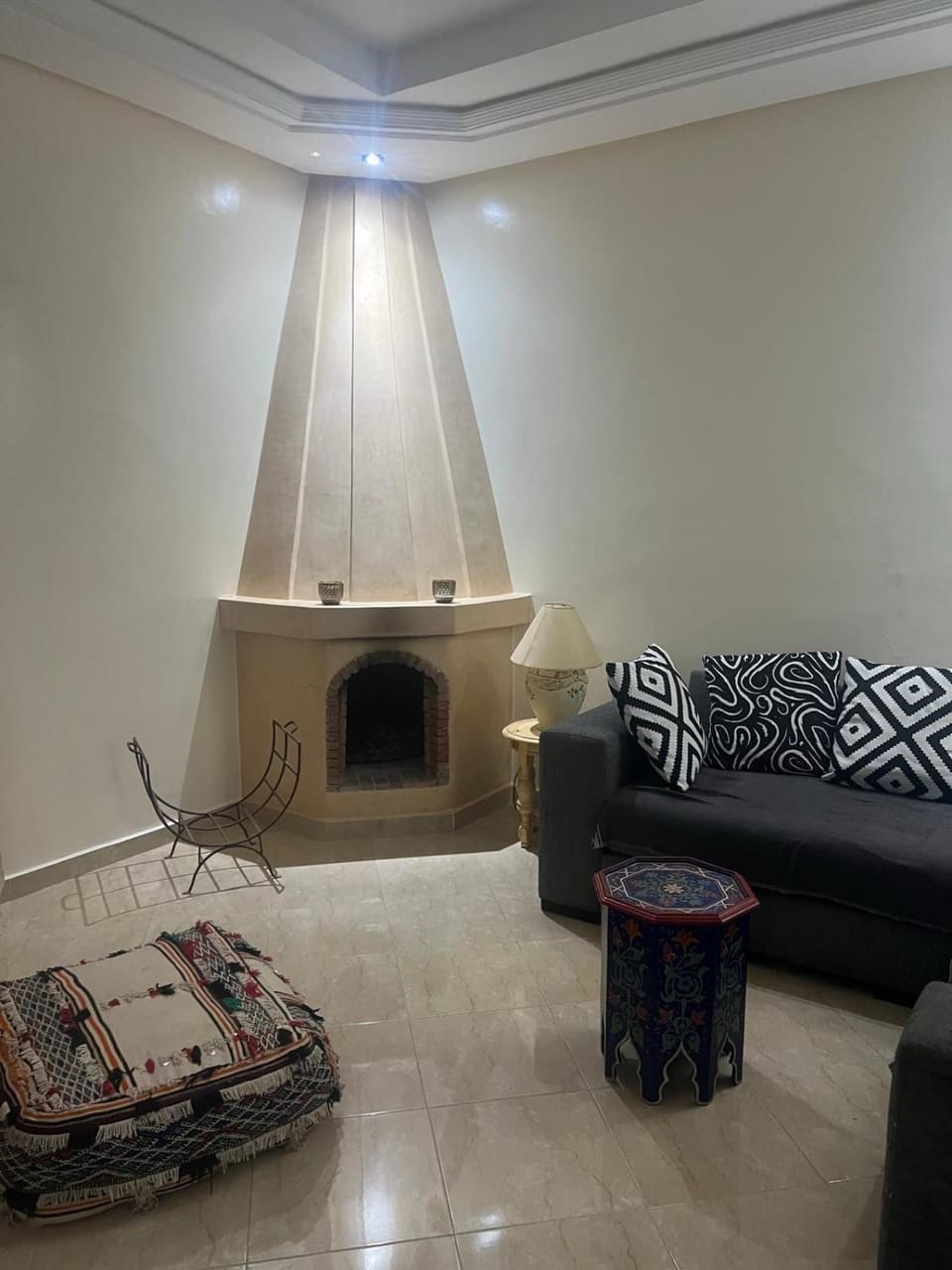Living room, Seating area, fireplace