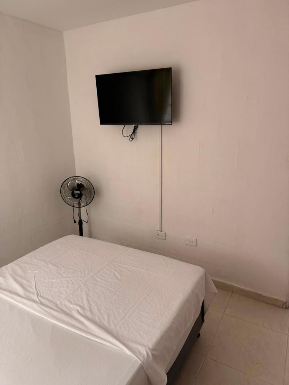Bed, TV and multimedia