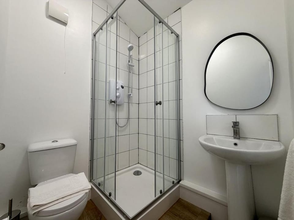 The Den- Cosy Studio Apartment in Merthyr Tydfil