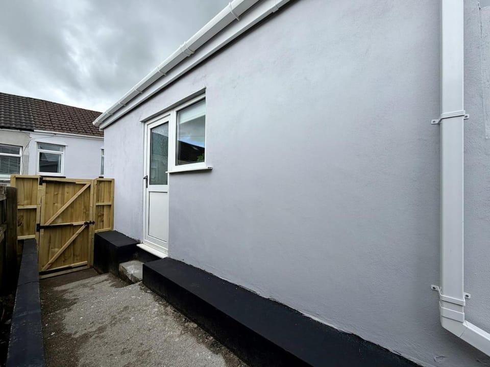 The Den- Cosy Studio Apartment in Merthyr Tydfil
