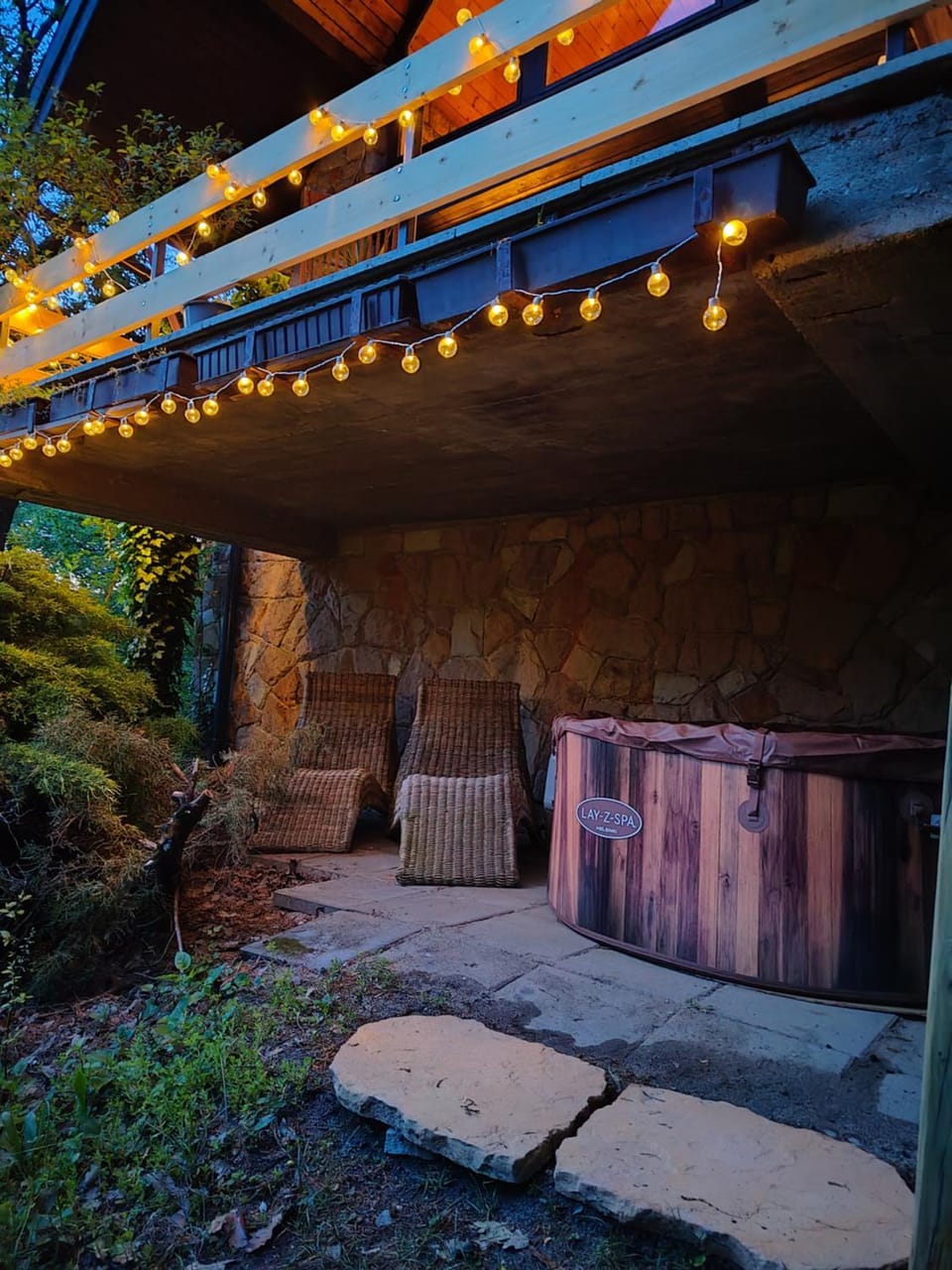 Patio, Garden, Hot Tub, Garden view