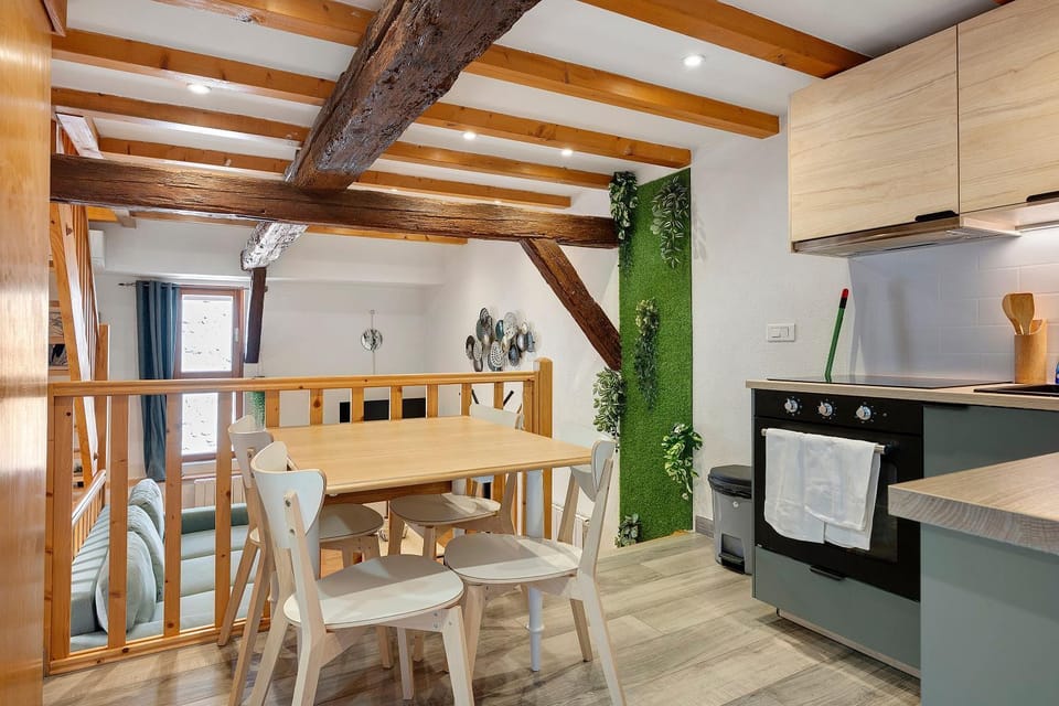Property building, Kitchen or kitchenette, Living room