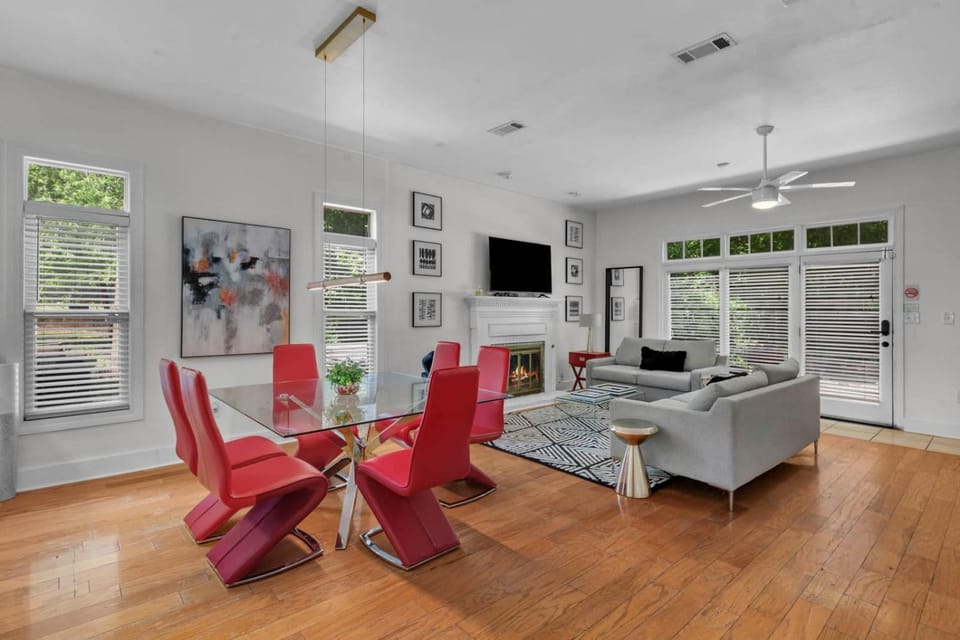 Living room, Dining area