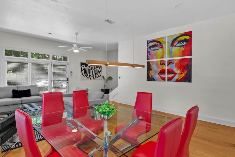 Living room, Dining area