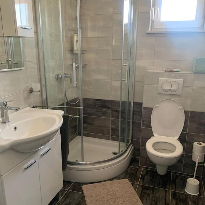 Shower, Toilet, Bathroom