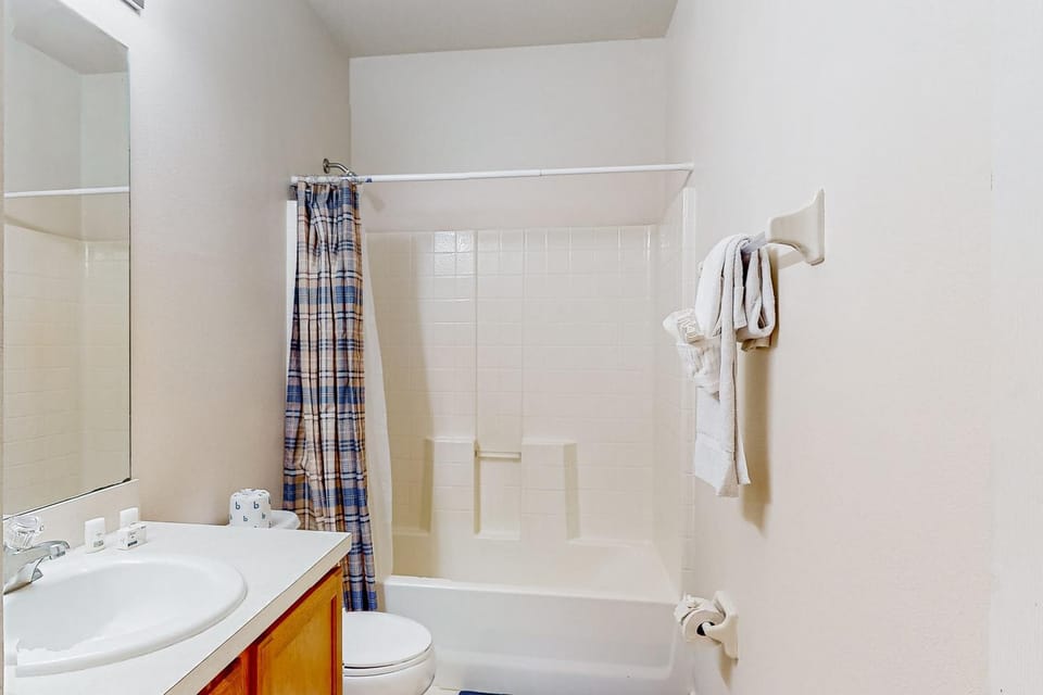 Shower, Bathroom, Bath, towels