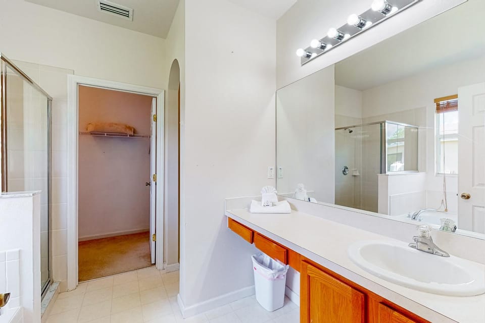 Shower, Bathroom, towels