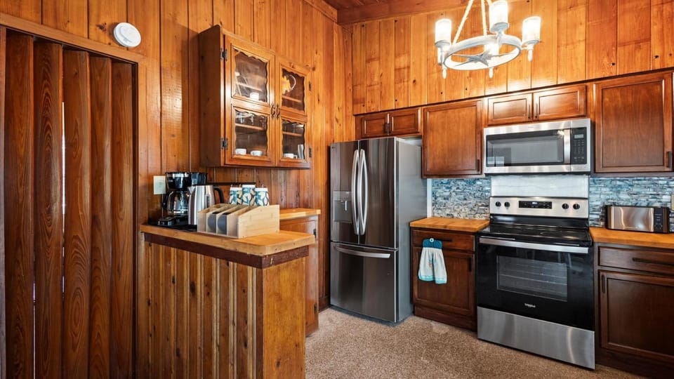 Coffee/tea facilities, Kitchen or kitchenette, oven, pet friendly, stove, toaster