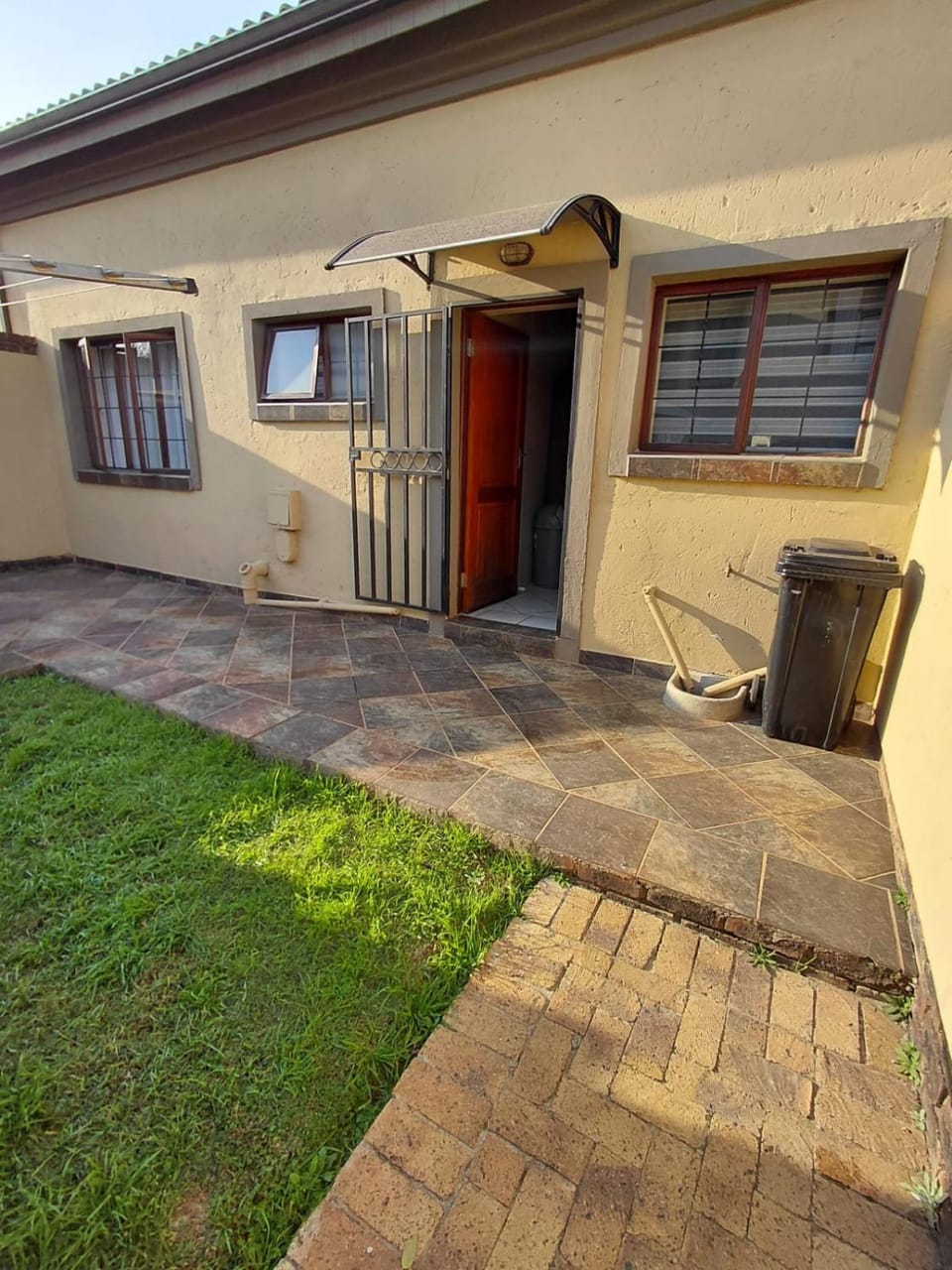 Maneli 3 Apartment in Gauteng