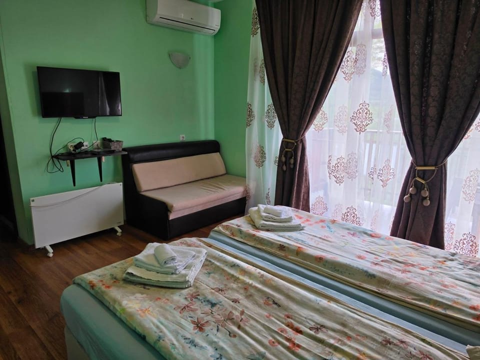 Къща за гости Торлашка среща Bed and Breakfast in Bulgaria