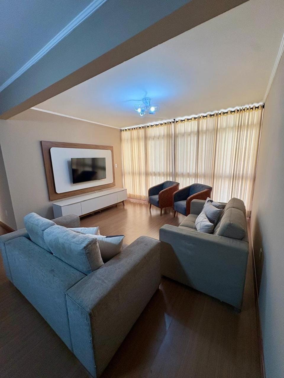 Apartamento super espaçoso bem no centro da cidade Apartment in Serra Negra