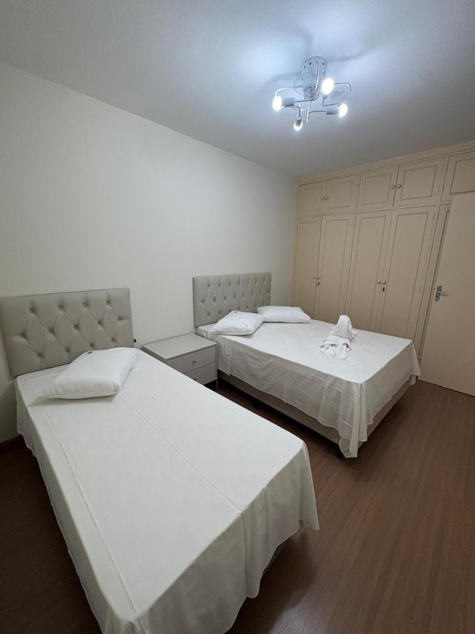 Apartamento super espaçoso bem no centro da cidade Apartment in Serra Negra
