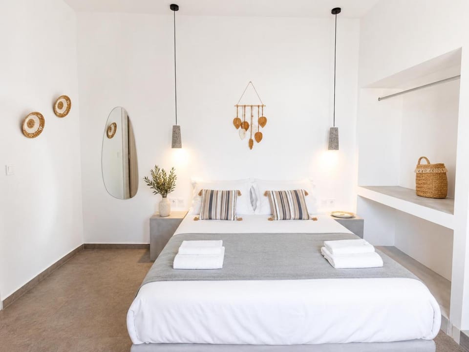 Emporeio Armani Rooms Apartment in Santorini