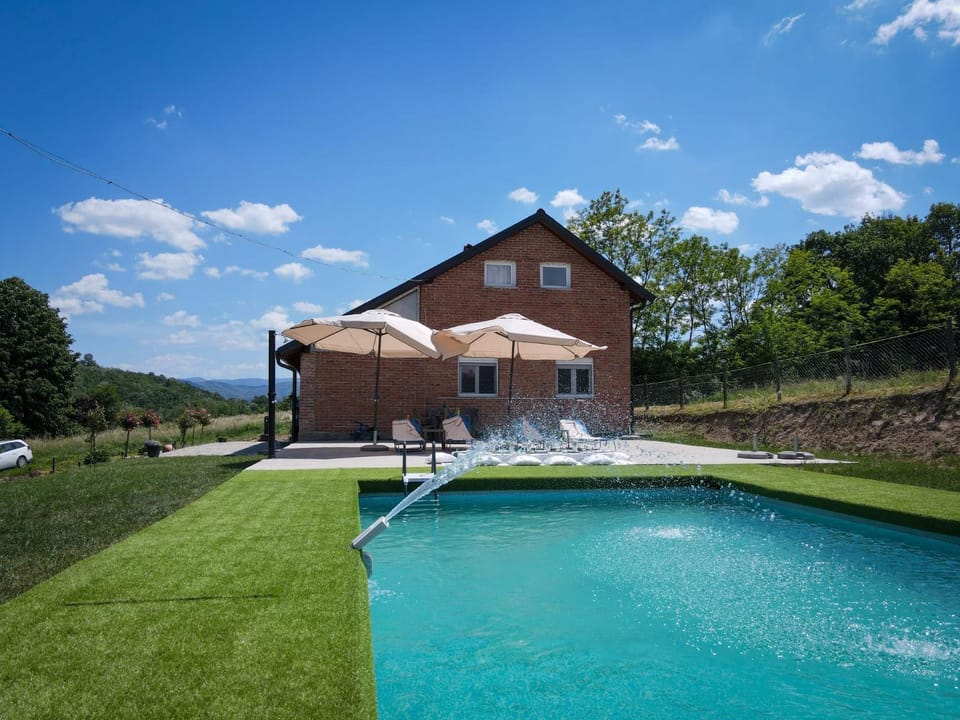 Vikendica Garaski kutak sprat Country House in Serbia