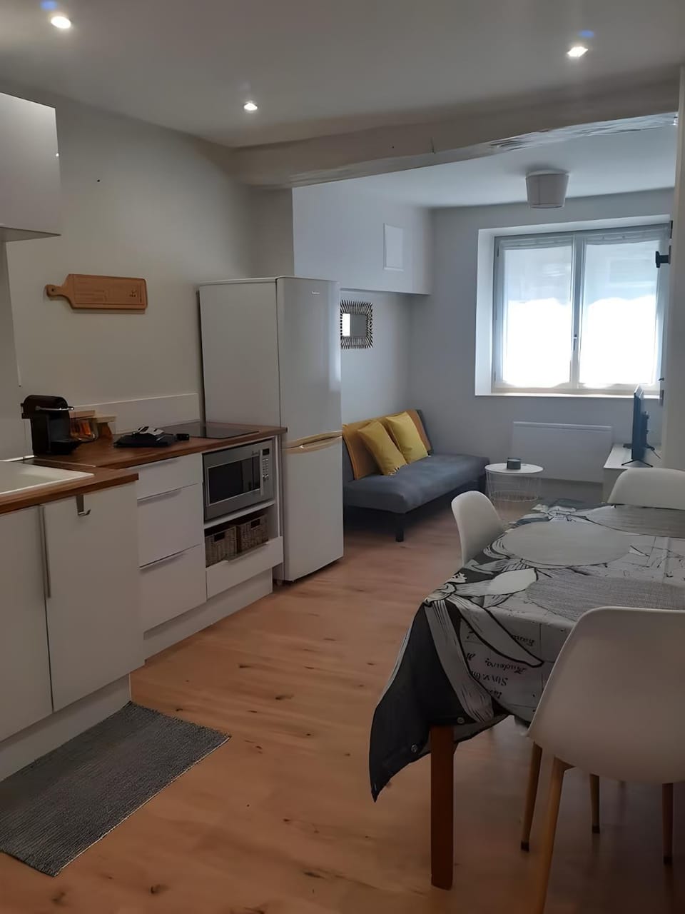 Kitchen or kitchenette, Living room, Dining area